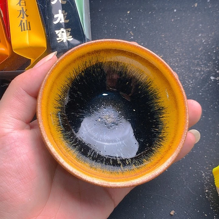 茶盏刚和哈哈拒腐防变