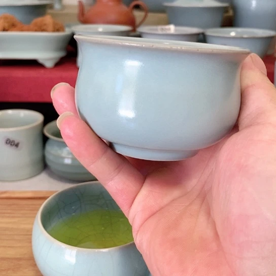 微瑕，汝官窑釉色，香炉杯