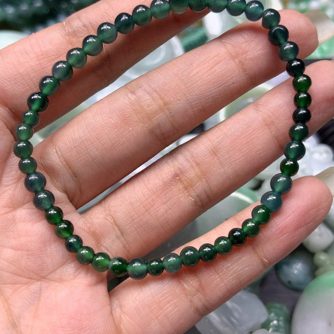 翡翠颈饰未镶嵌天然翡翠