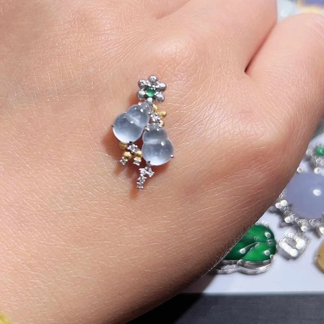 翡翠吊坠(不含链)18K金镶嵌