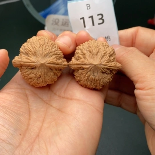 文玩核桃把件38绣球113