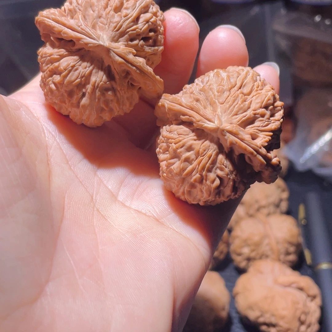 桃核吊坠39尺白狮子