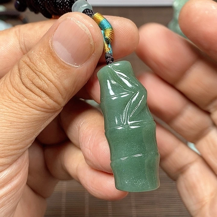 颈饰未镶嵌翡翠天然翡翠玉A货配证书