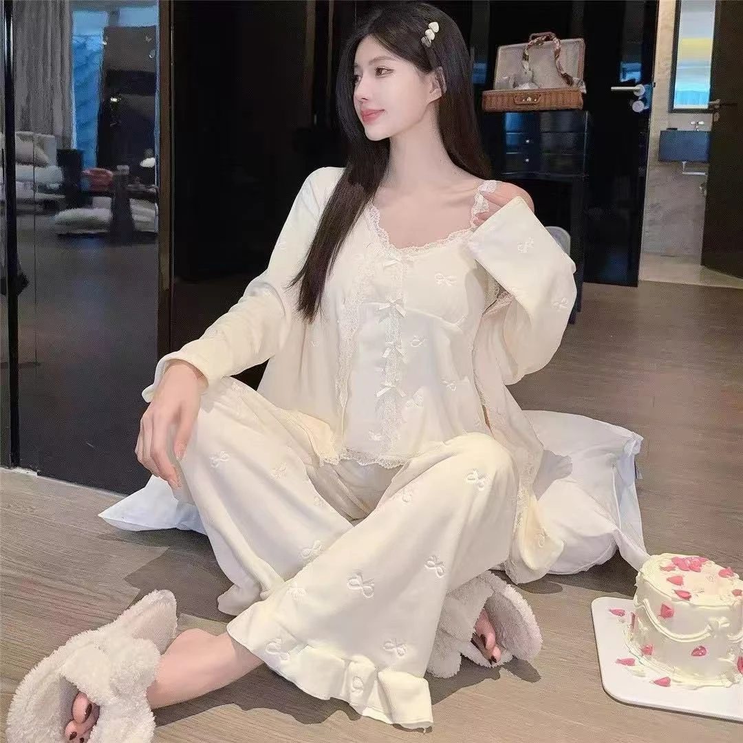 2025新款蝴蝶海岛绒睡衣女秋冬三件套薄绒蕾丝吊带开衫长袖家居服
