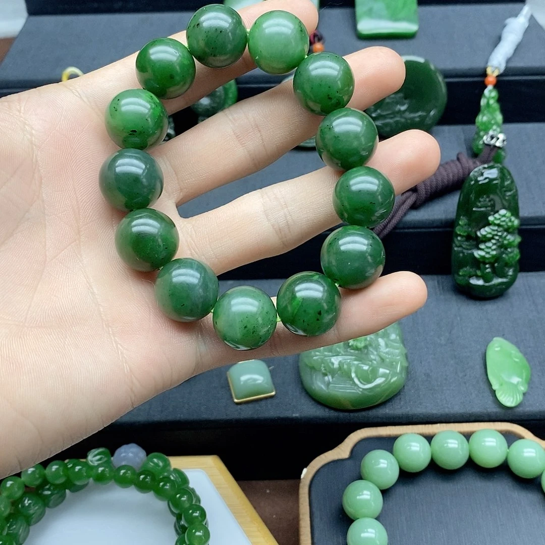 和田玉（碧玉）颈饰未镶嵌