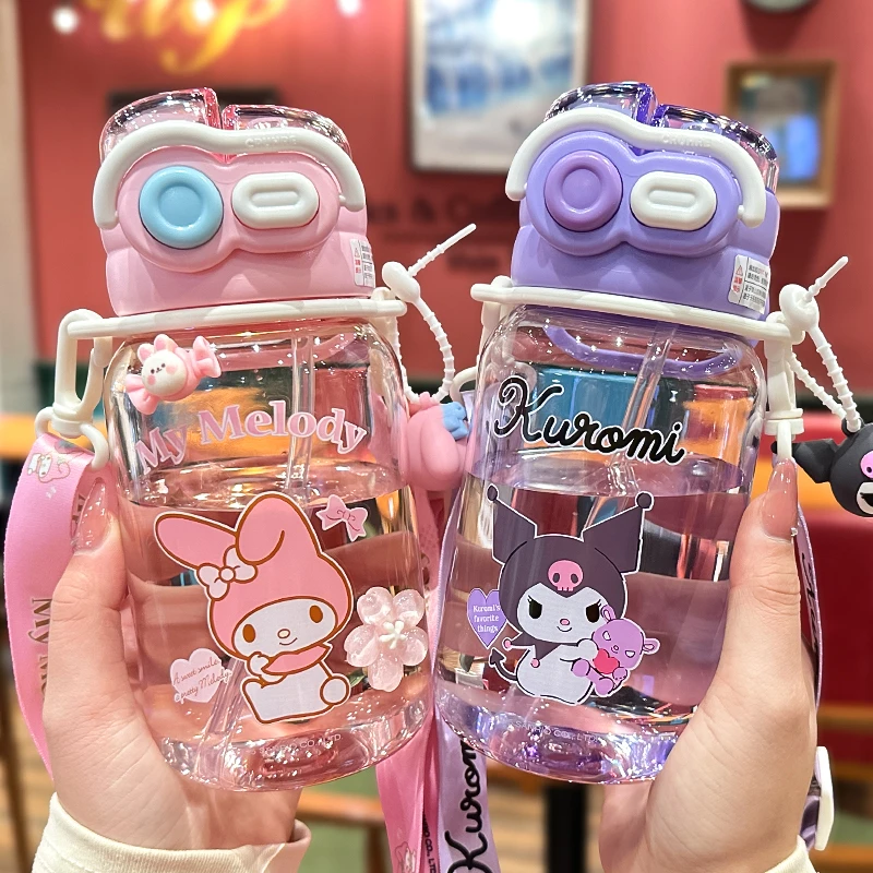 库洛米儿童吸管水杯tritan2025新款夏季杯子耐高温学生斜跨水杯