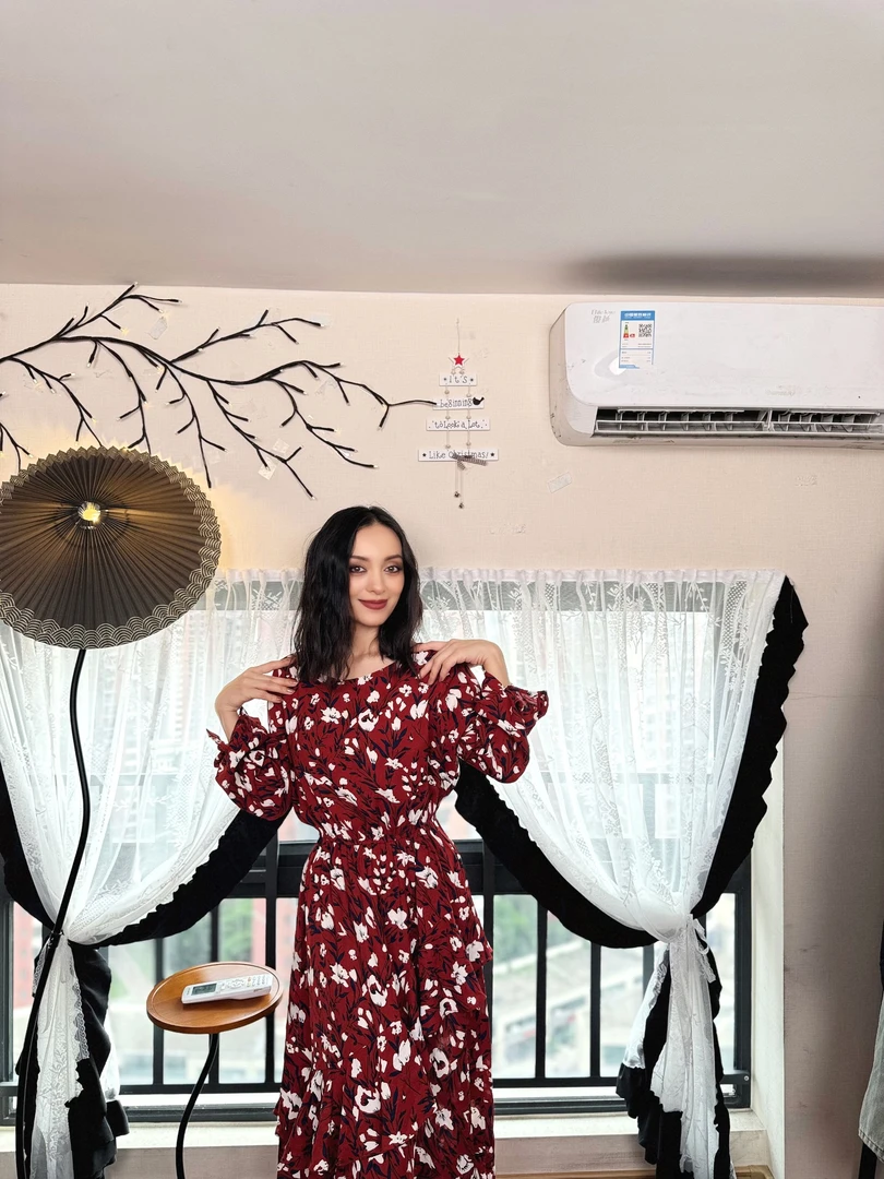 【301-380】夏季印花长袖收腰V领套头松紧腰时尚秋冬复古裙子