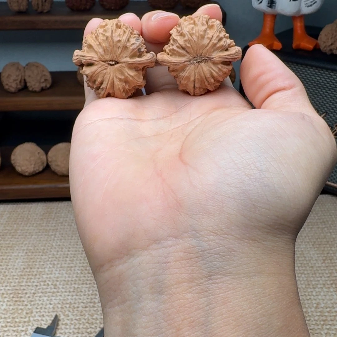 文玩核桃把件中**兵3702三角