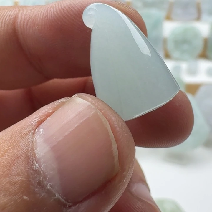 翡翠未镶嵌颈饰天然缅甸A货翡翠