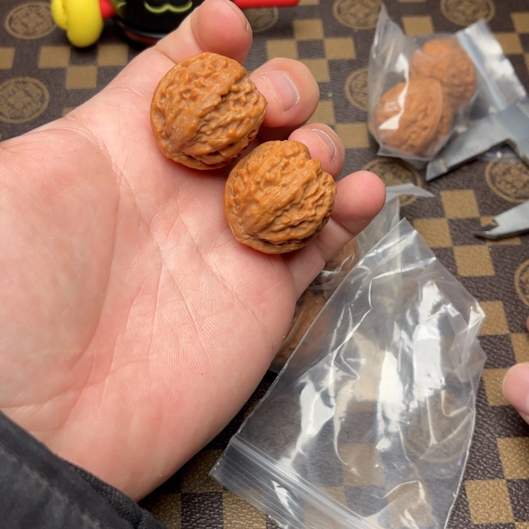 文玩核桃把件67000000000