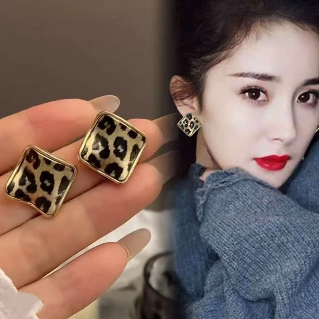 铜合金耳饰 菱形豹纹~复古豹纹方形耳钉女秋冬时尚百搭 W001
