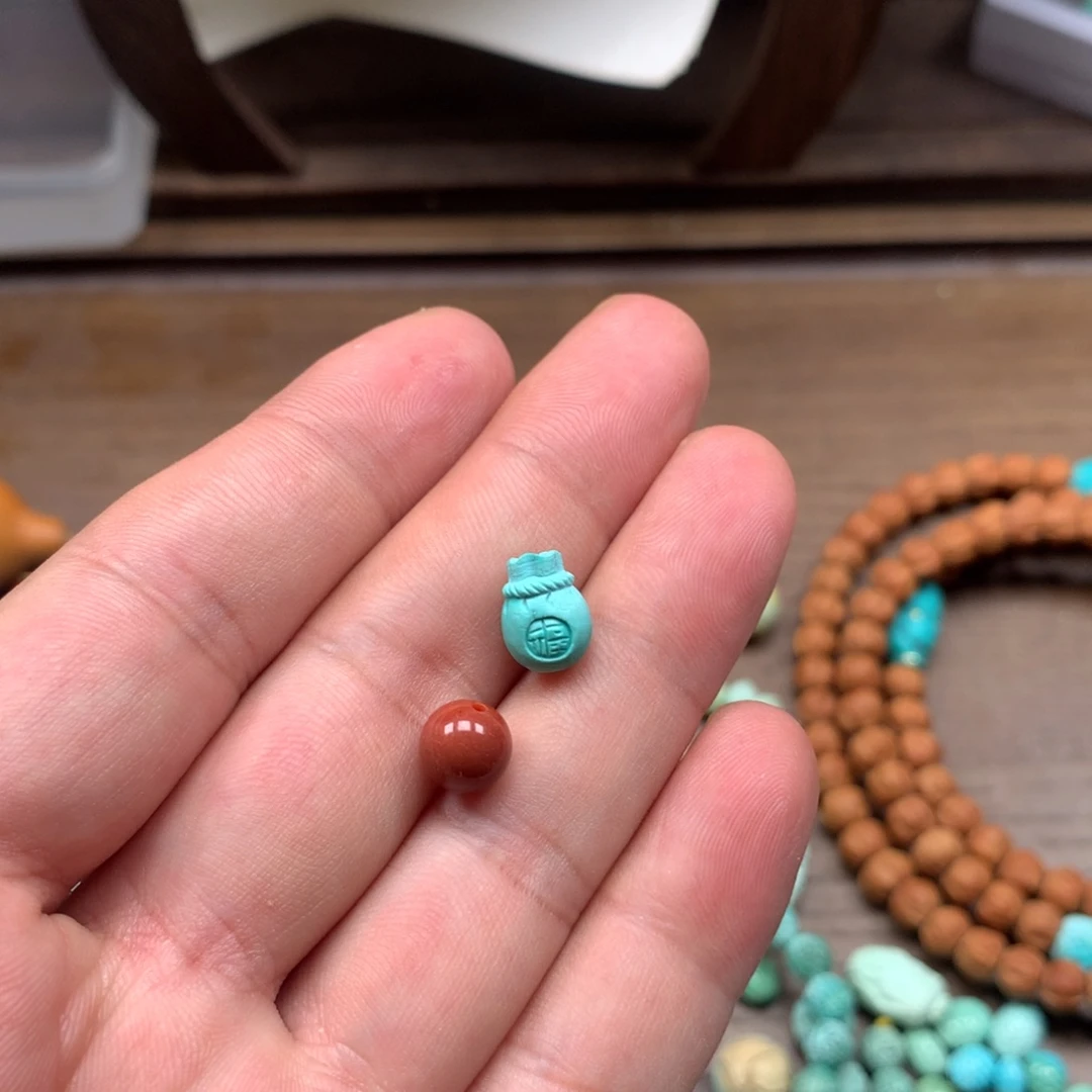 南红玛瑙未镶嵌雕刻