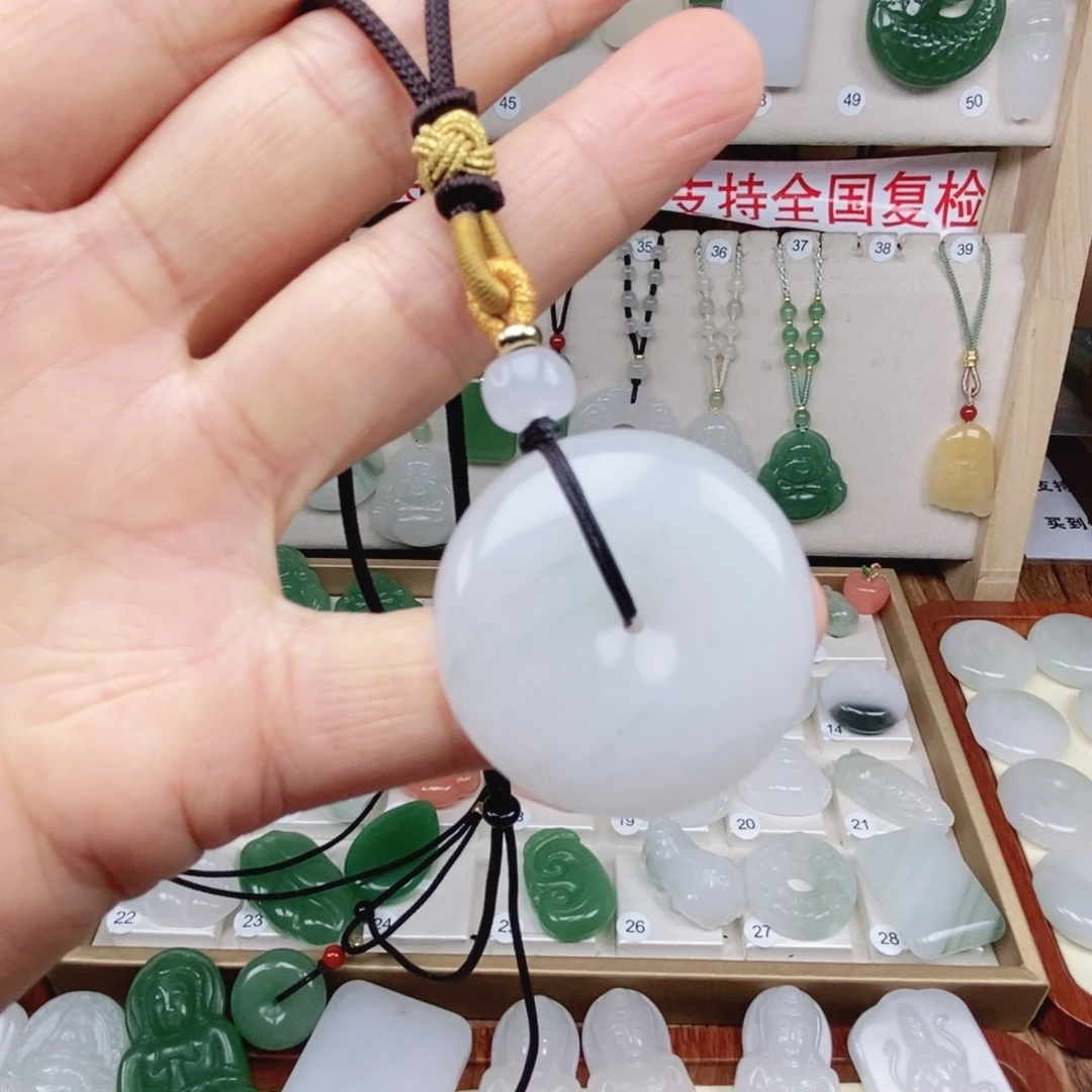 石英质玉（天山翠）合金颈饰