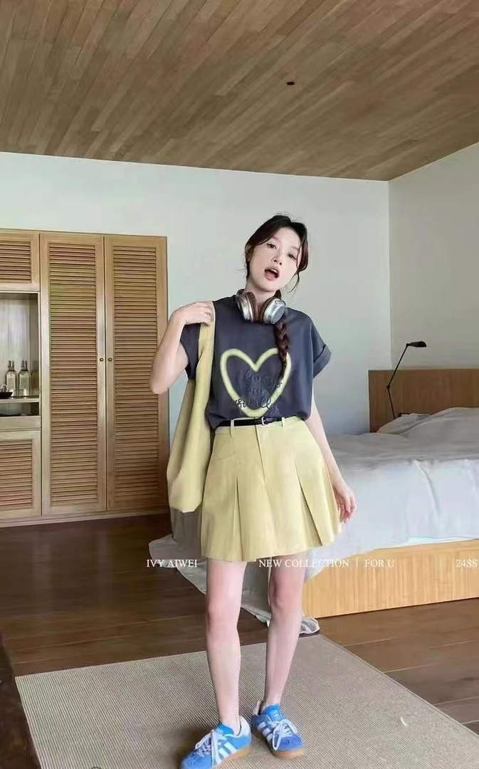 夏季设计感显瘦休闲爱心印花T恤东大门同款上衣百褶裙四件套