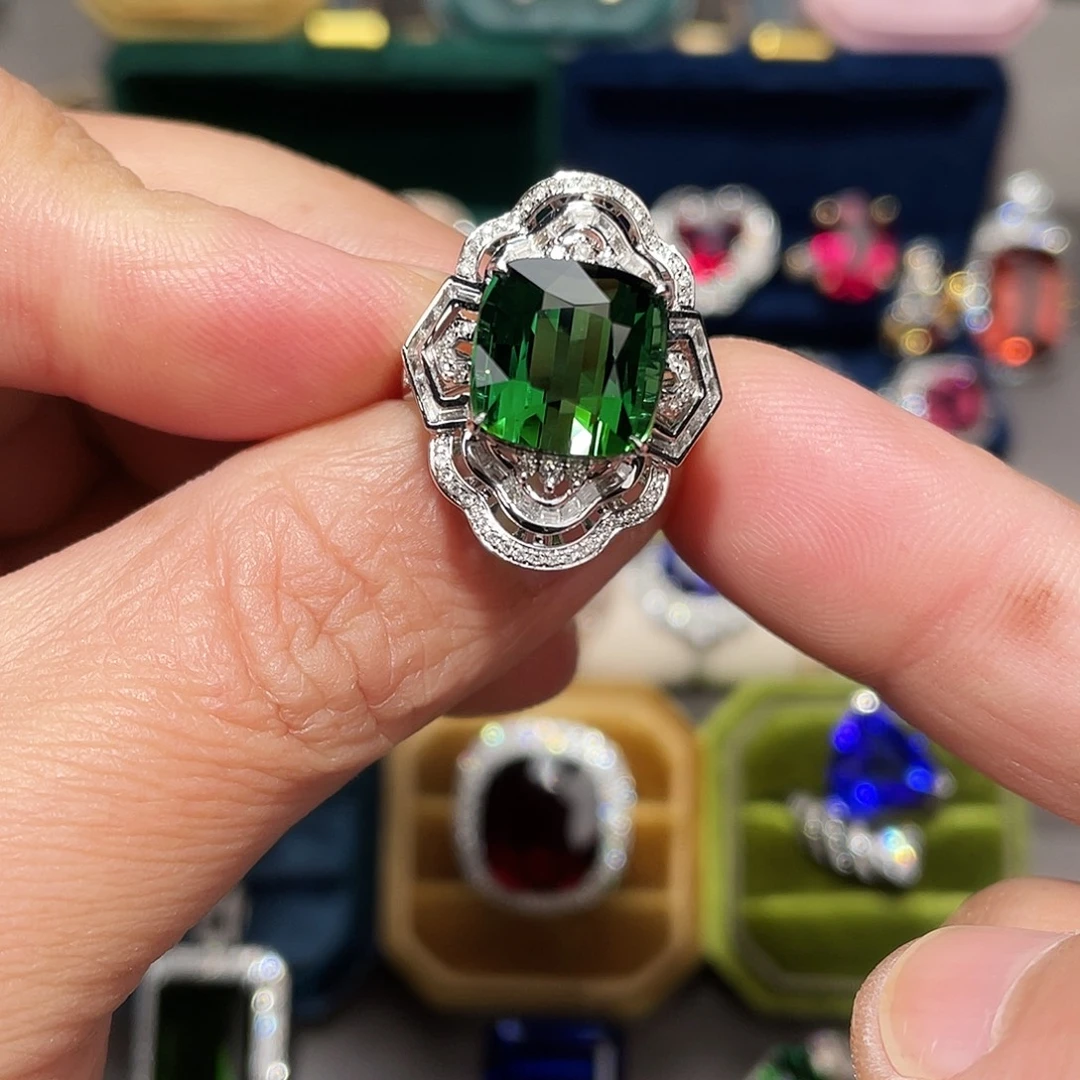 戒指18K金镶嵌碧玺9.07ct