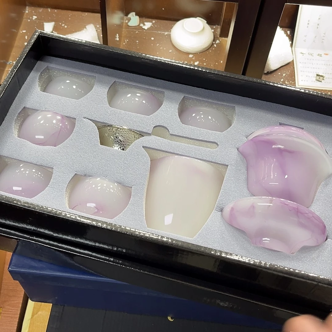 孤品茶具套装等。