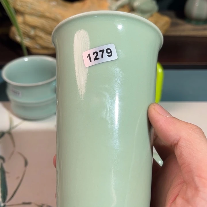 K***7汝瓷1279大瑕介意勿拍