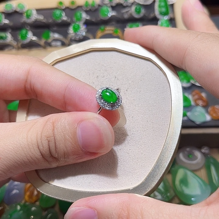 翡翠未镶嵌吊坠(不含链)裸石