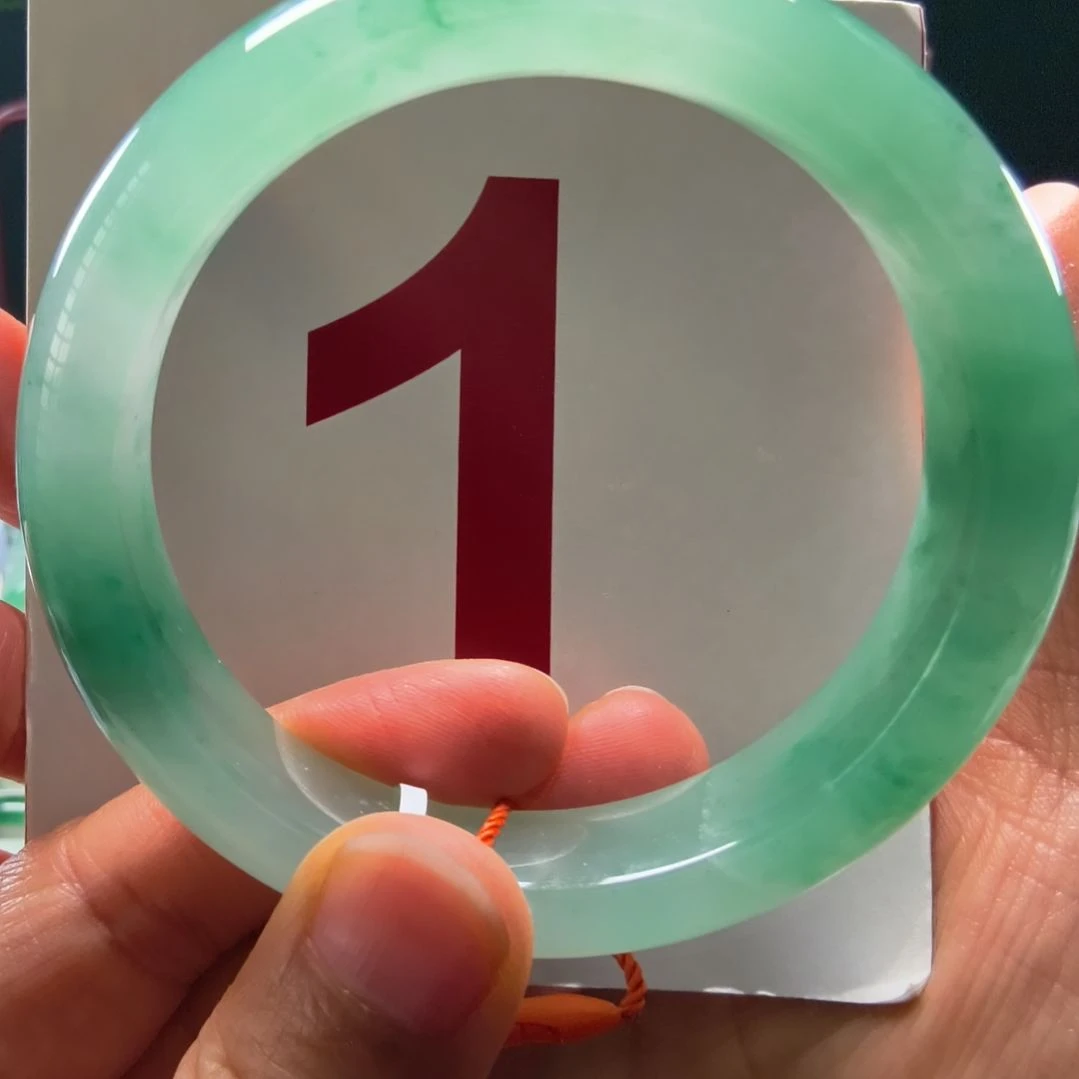 石英质玉（非洲翠）未镶嵌手镯