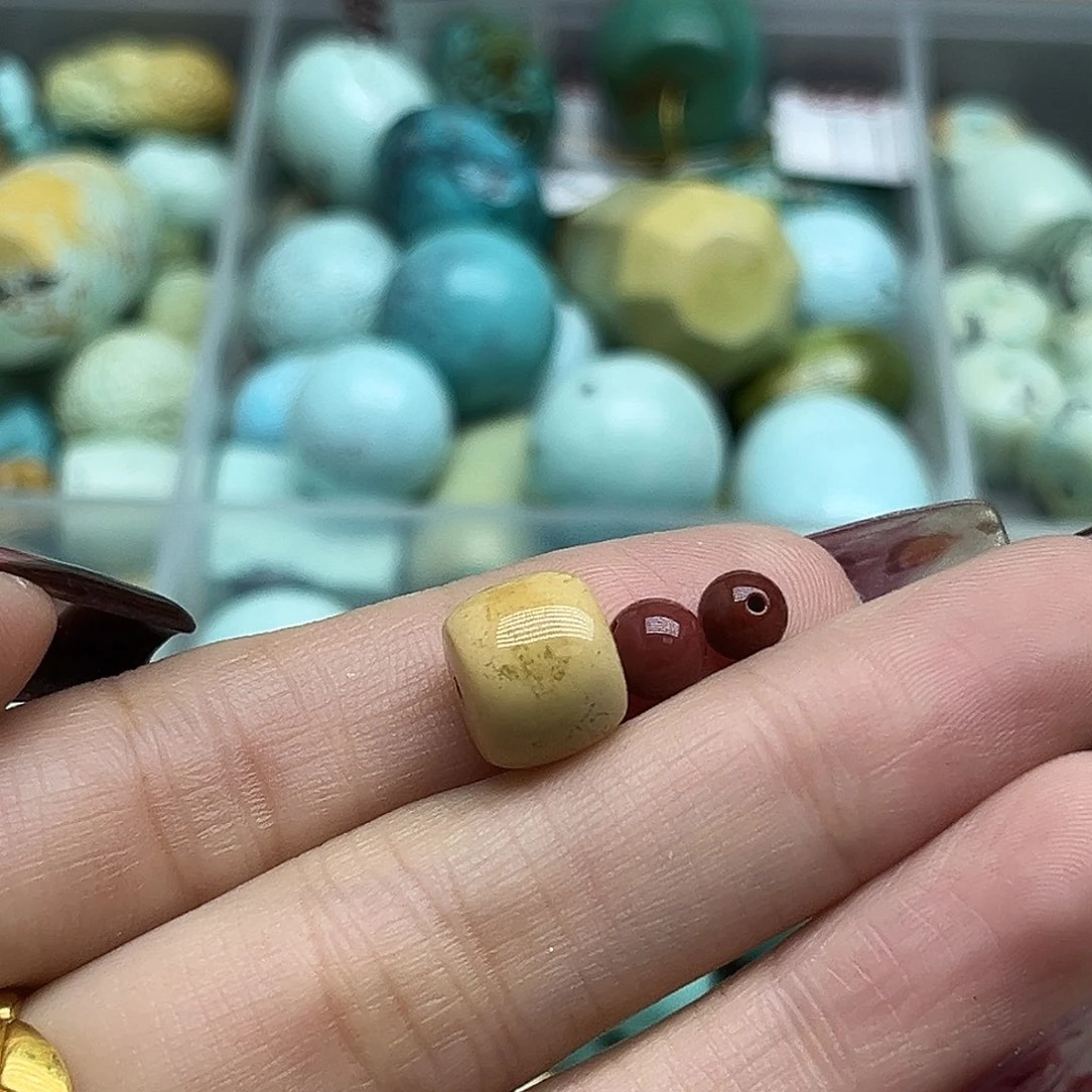 南红玛瑙未镶嵌珠宝奇石