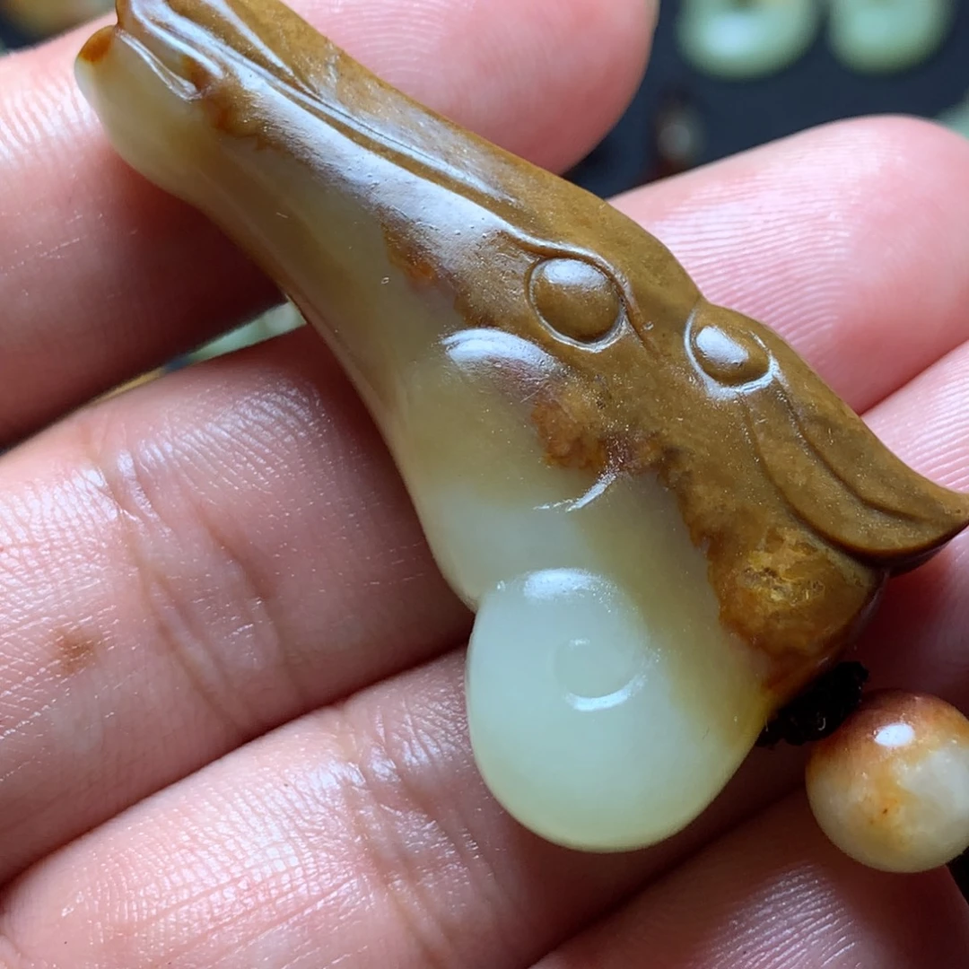 我***乓岫岩河磨玉（透闪石质玉）未镶嵌颈饰