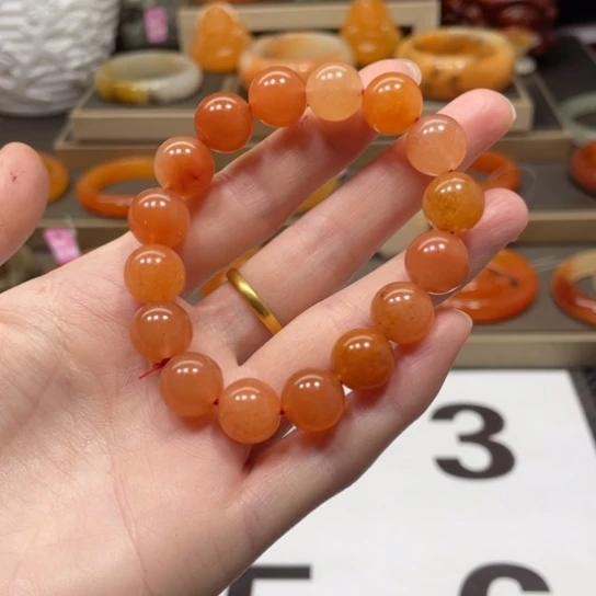 未镶嵌石英质玉（黄龙玉）手镯