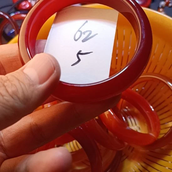 玛瑙/玉髓手镯未镶嵌