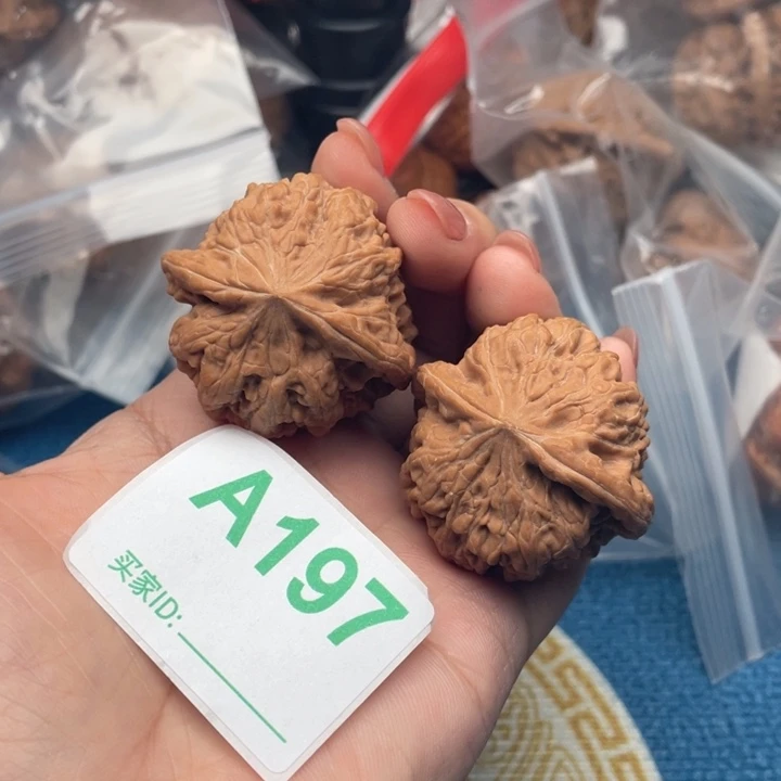 文玩核桃吊坠核桃