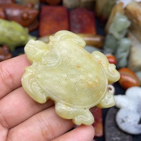 蛇纹石玉未镶嵌颈饰74