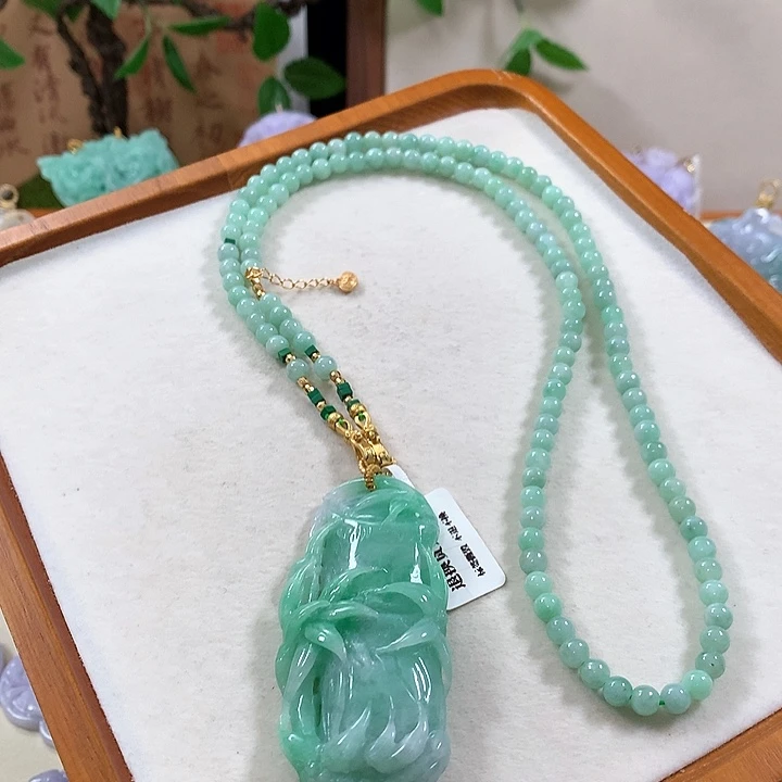 翡翠未镶嵌颈饰翡翠吊坠