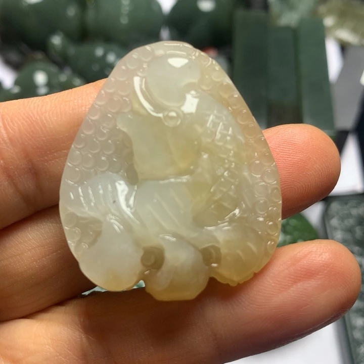 和田玉未镶嵌颈饰