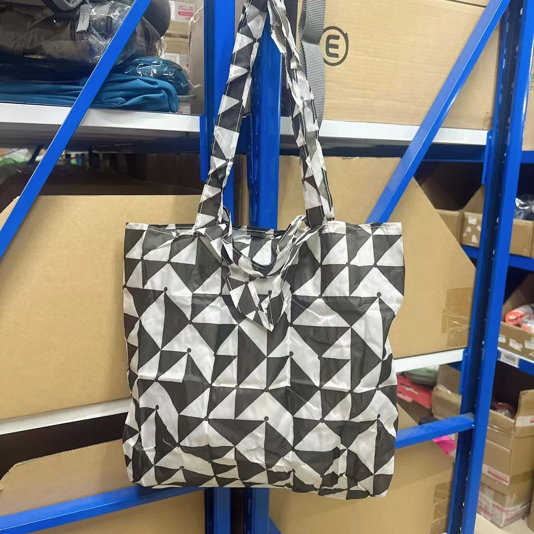 K250604  3个装 36*35*7cm 黑白三角折叠购物袋 (瑕疵）