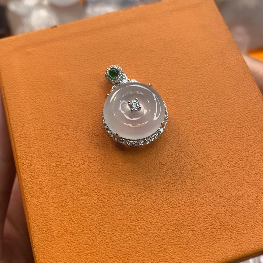 石英质玉合金吊坠(赠链)平安扣