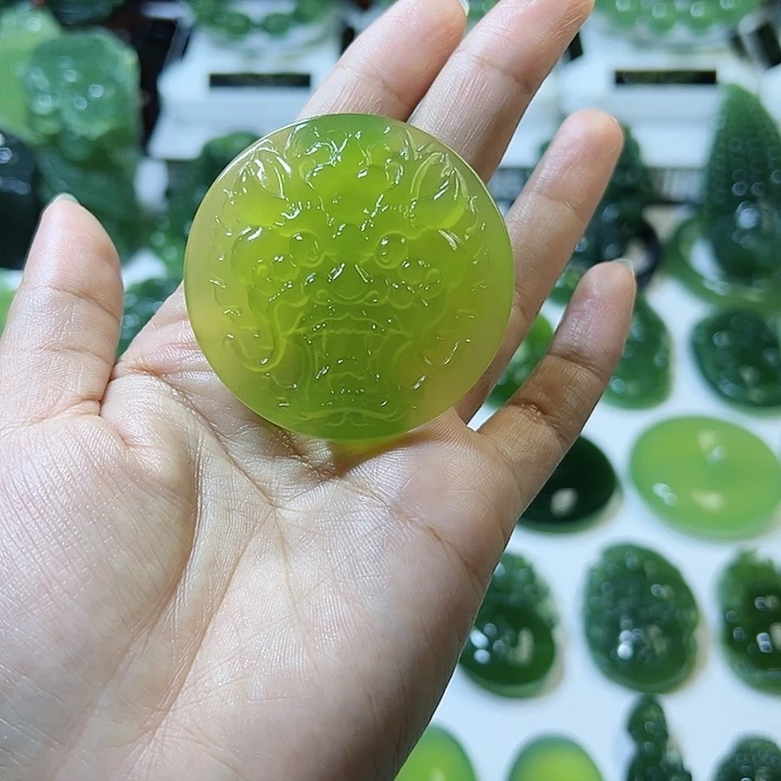 蛇纹石玉颈饰未镶嵌缘