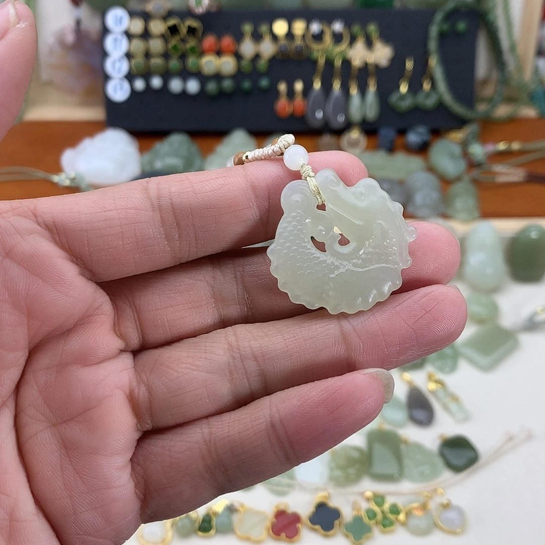 和田玉未镶嵌吊坠(不含链)