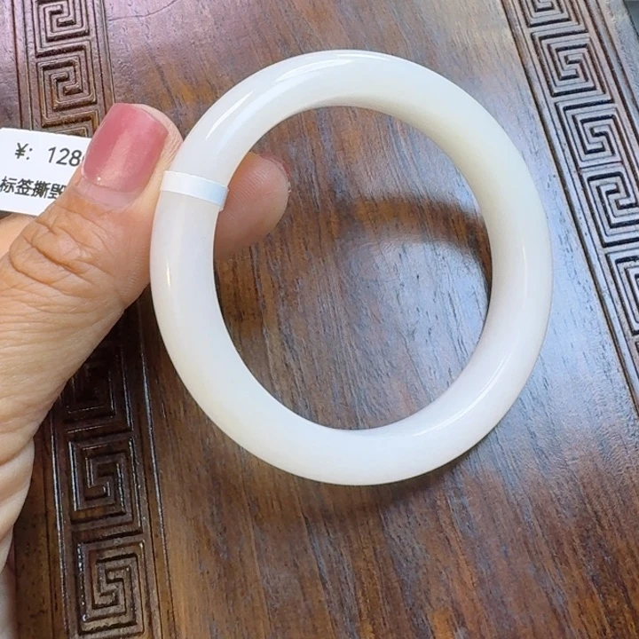 和田玉（白玉）手镯未镶嵌周****m