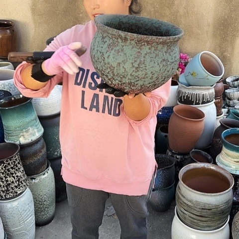 口25高18一个盆子。