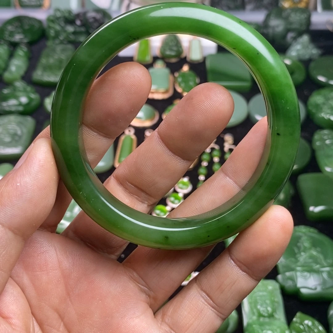 ୧***ـ未镶嵌手镯和田玉（碧玉）