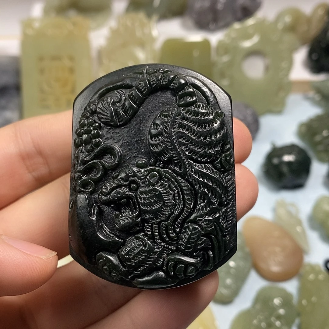 和田玉未镶嵌挂件