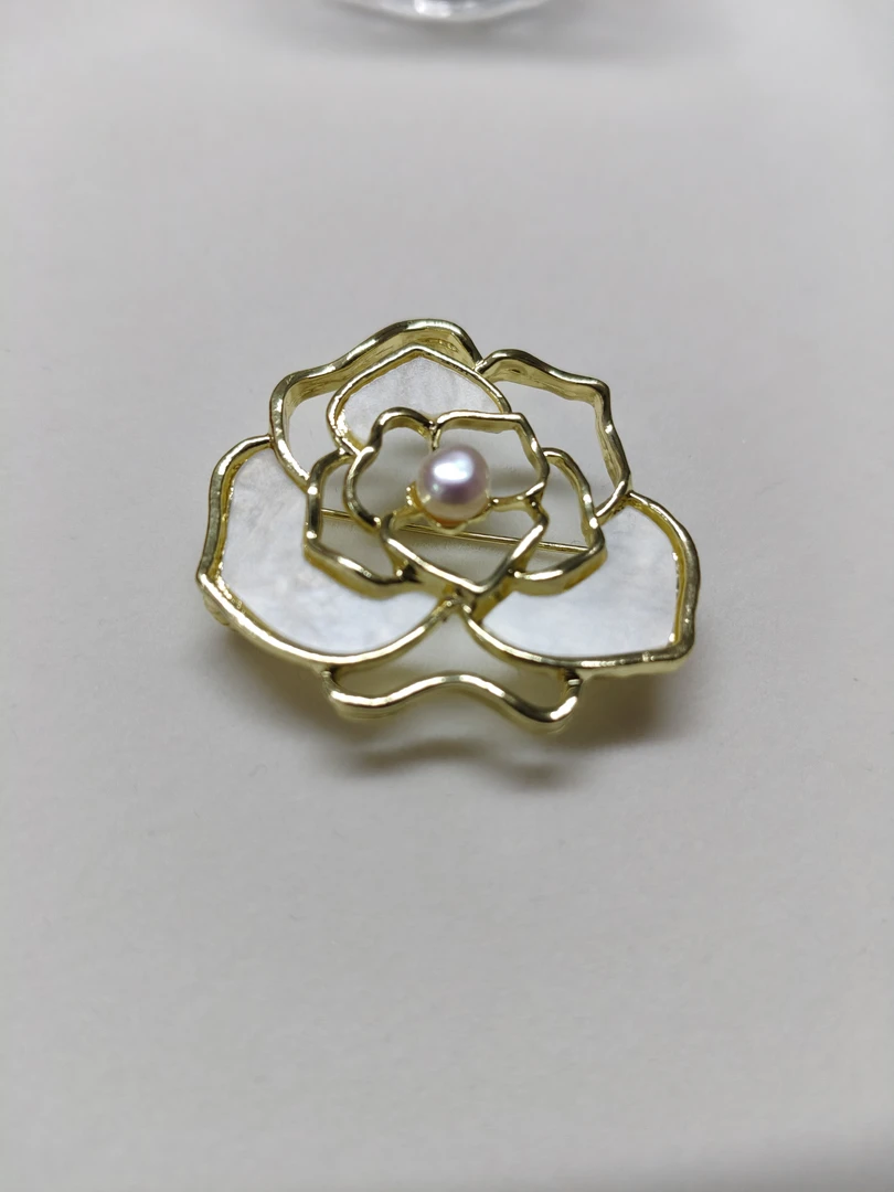 山茶花珍珠胸针6-7mm