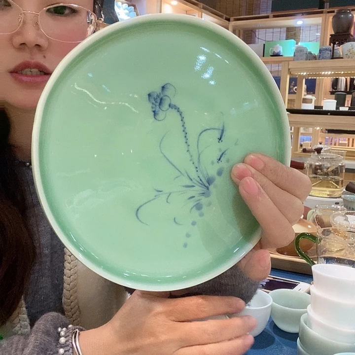 18Cm壶承龙泉青瓷