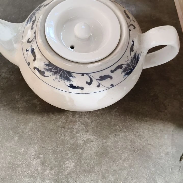陶瓷盘子碗啥都有