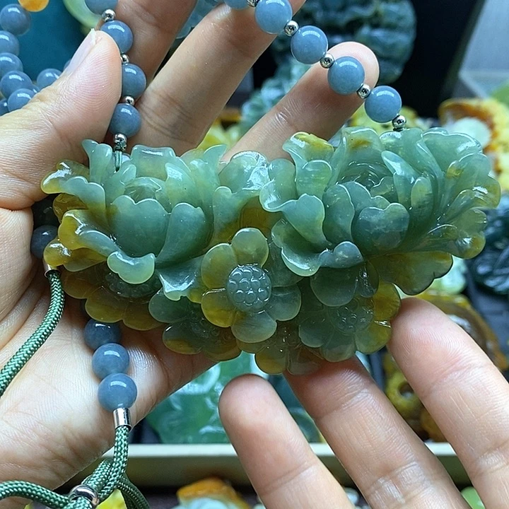 蛇纹石玉未镶嵌挂件