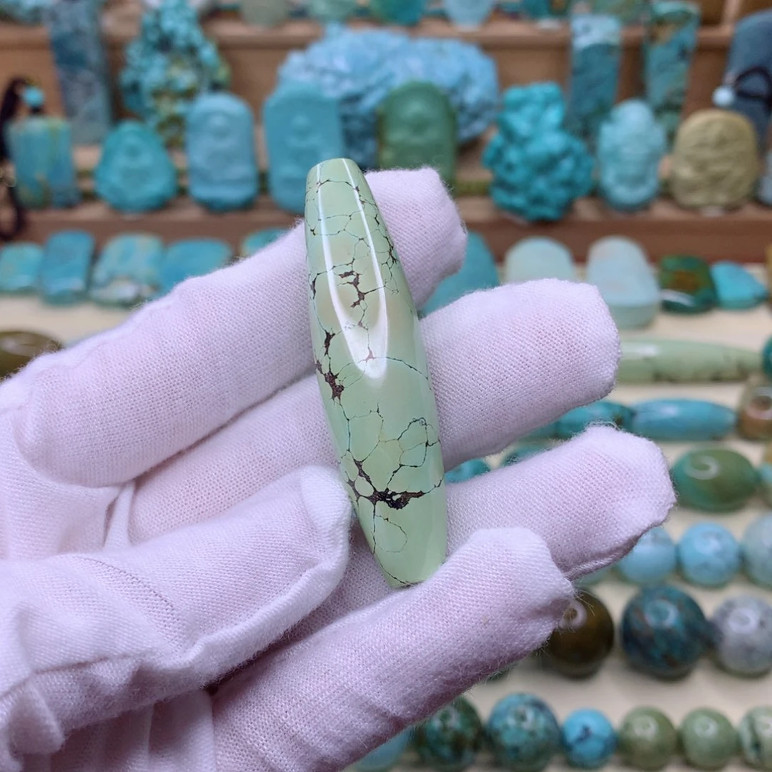 绿松石颈饰未镶嵌