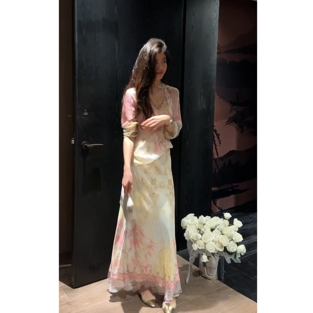 N.COU妮蔻25夏新款设计感V领印花扎染桑蚕丝上衣半裙套装DY78989