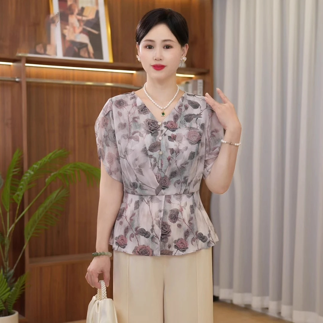 2025夏季新款妈妈装V领碎花短袖宽松雪纺衫套装中老年女显瘦上衣