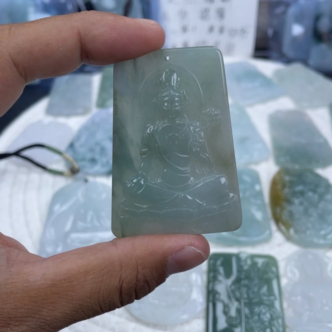 颈饰未镶嵌翡翠晴底大势至
