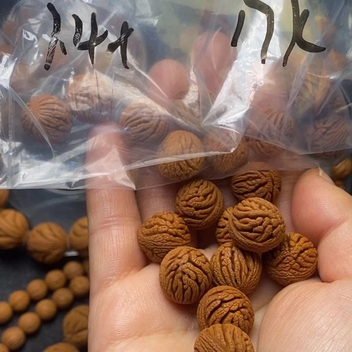 吊坠桃核秦岭山野生桃核