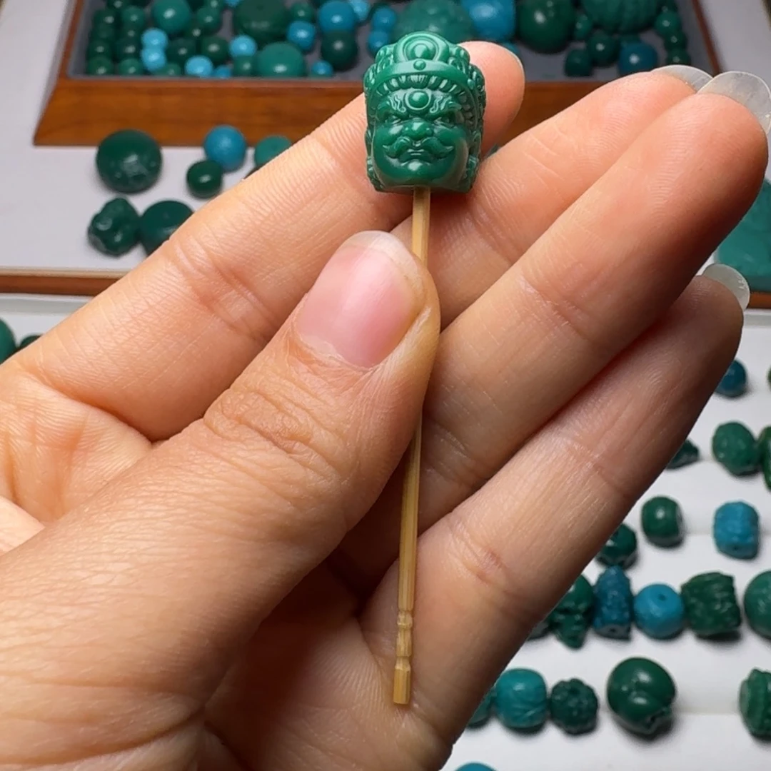 琉璃颈饰科技松配饰