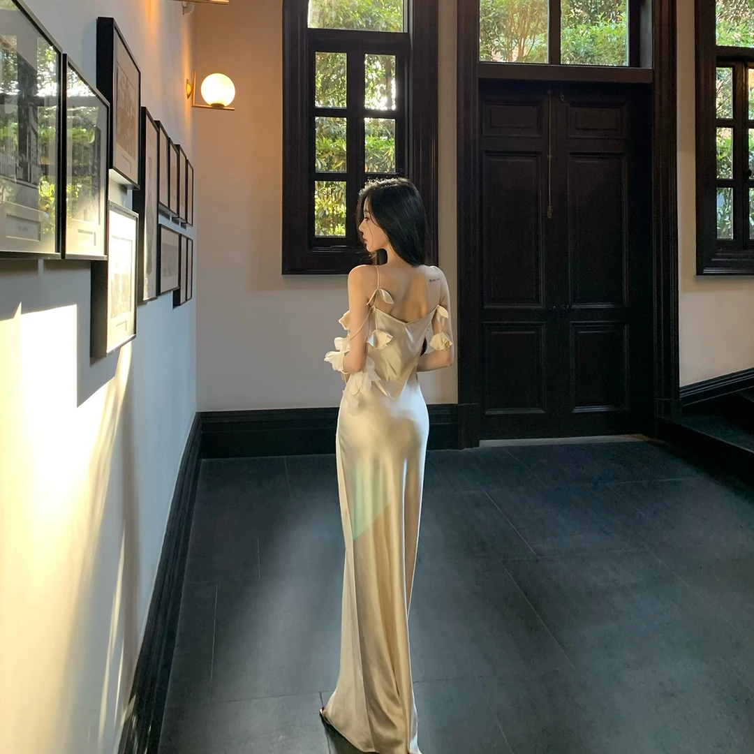 FBB limit温柔气质长裙女花卉装饰层次感细肩带V领连衣裙D252255E